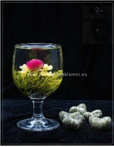 Reklamní kvetoucí čaje laskavcovka a jasmín